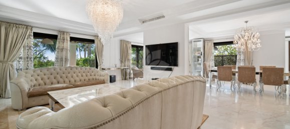 6 bedrooms Villa in Marbella, Spain No. 98933 50