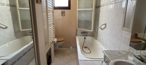 2 bedrooms House in Vienne, France No. 335616 7