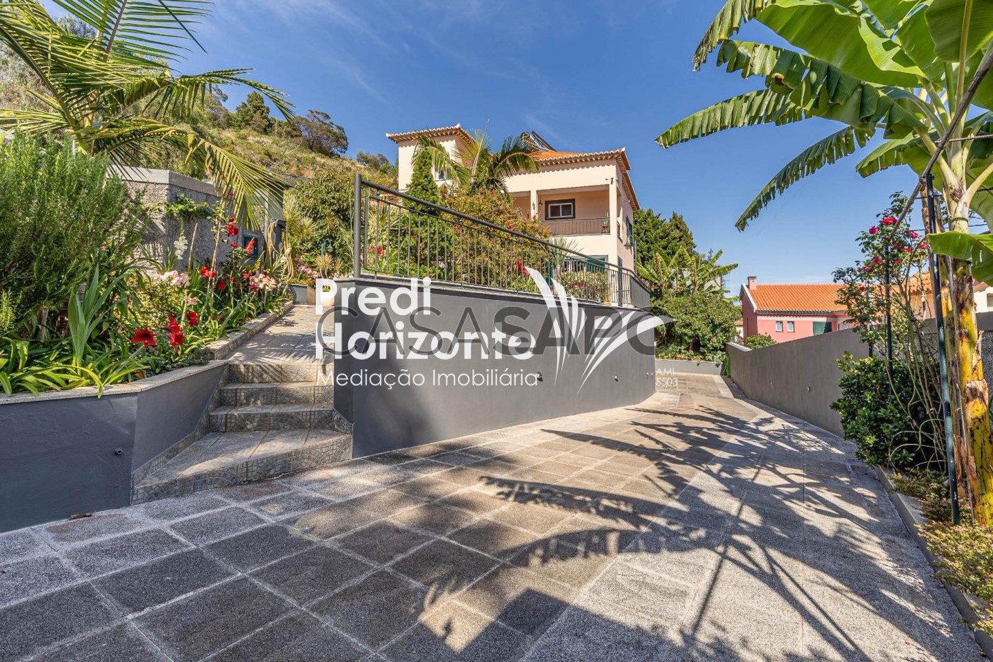 Дом с 3 спальнями в Фуншал, Португалия № 133950