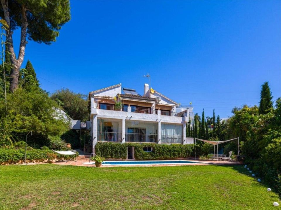 Villa de 4 dormitorios en Marbella, Spain No. 186089