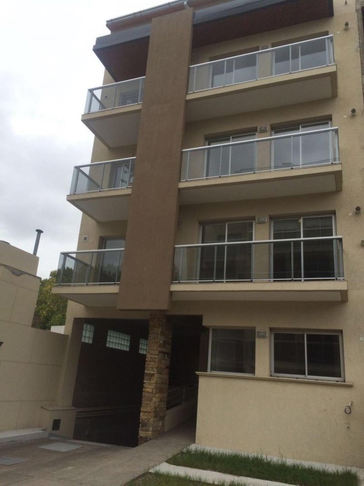 Studio in Almirante Brown, Argentina, Nr. 89352