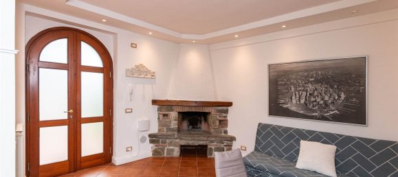 2 bedrooms Apartment in Pistoia, Italy No. 313758 8