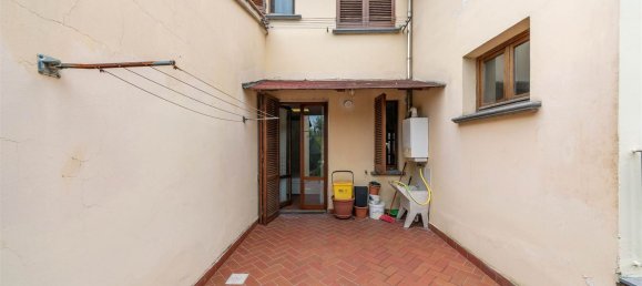 2 bedrooms Apartment in Pistoia, Italy No. 313758 21
