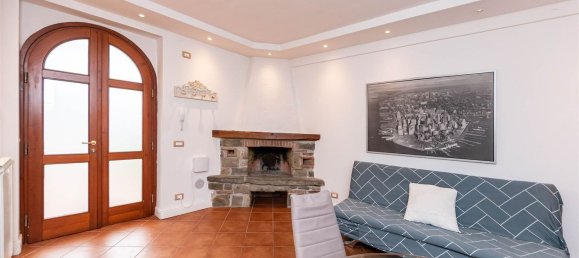 2 bedrooms Apartment in Pistoia, Italy No. 313758 3
