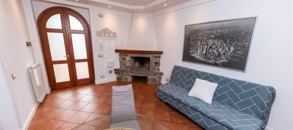 2 bedrooms Apartment in Pistoia, Italy No. 313758 9