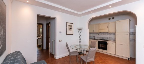 2 bedrooms Apartment in Pistoia, Italy No. 313758 2