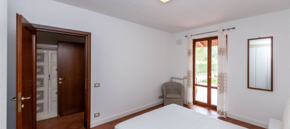 2 bedrooms Apartment in Pistoia, Italy No. 313758 12