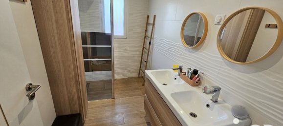 Casa de 3 dormitorios en Saint-Laurent-d'Arce, France No. 101881 16