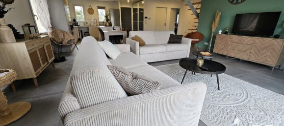 Casa de 3 dormitorios en Saint-Laurent-d'Arce, France No. 101881 2