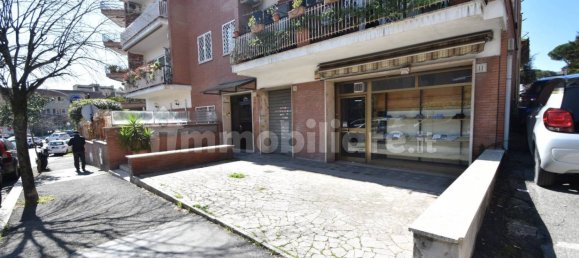 1 room Commercial property in Rome, Italy No. 165767 3