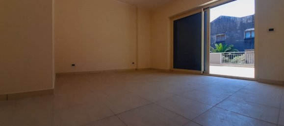 2 rooms Apartment in Giarre, Italy No. 276968 8
