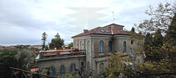 5 rooms House in Vallecrosia, Italy No. 152590 13