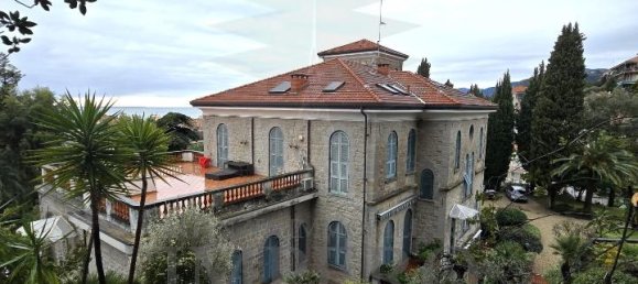 5 rooms House in Vallecrosia, Italy No. 152590 8