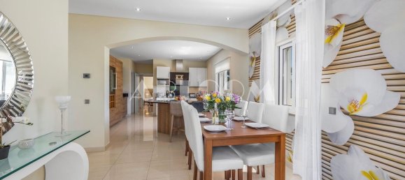 5 bedrooms House in Quarteira, Portugal No. 124010 12