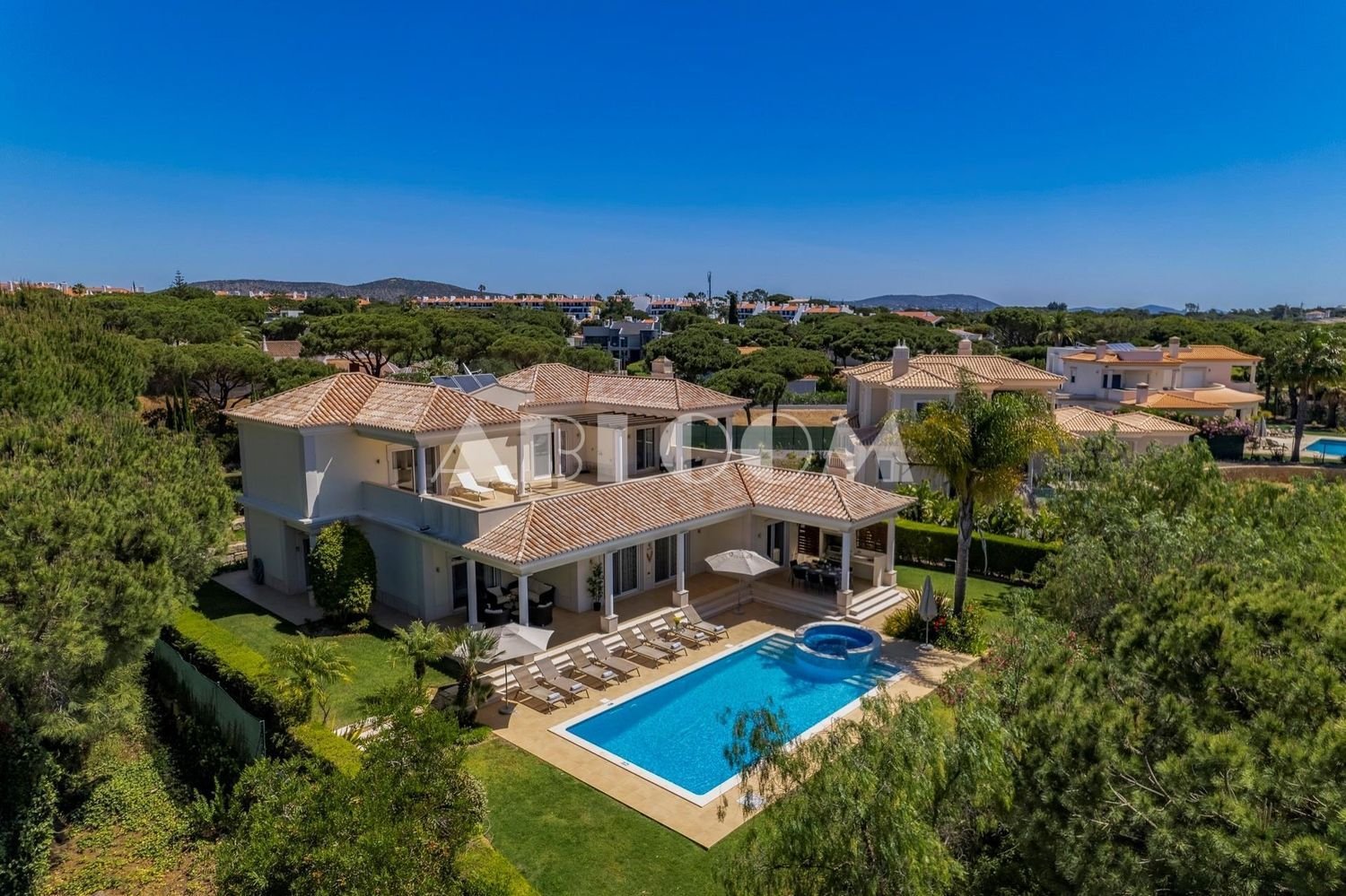 5 bedrooms House in Quarteira, Portugal No. 124010