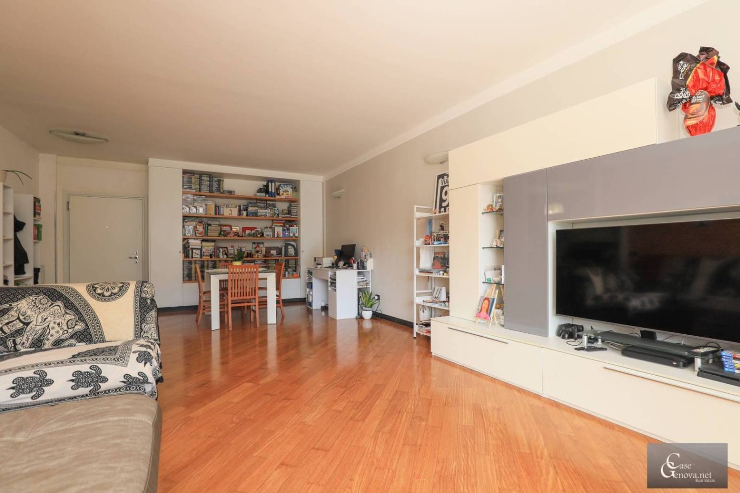 3 bedrooms Apartment in Genoa, Italy No. 401647