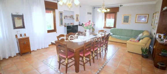 5 bedrooms Villa in Susegana, Italy No. 103065 4