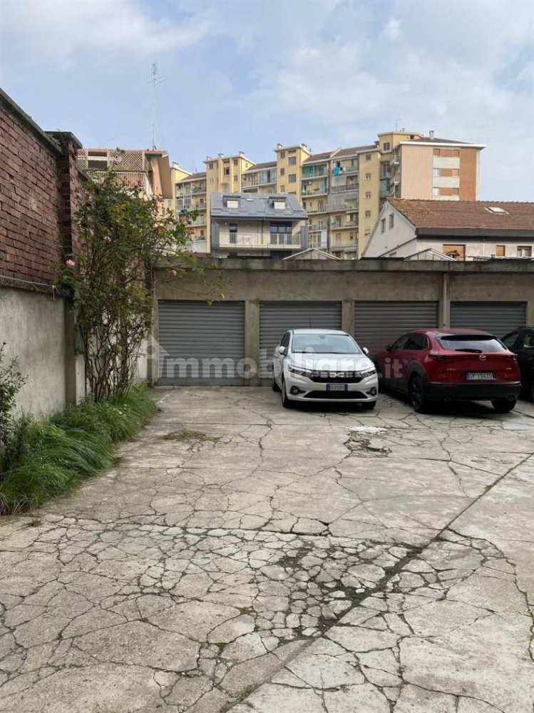 13m² Garage in Turin, Italy No. 50086