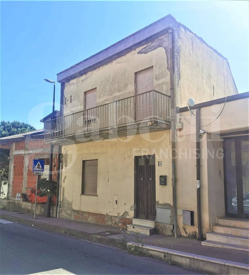 5-Zimmer Haus in Santa Giusta, Italy, Nr. 266947