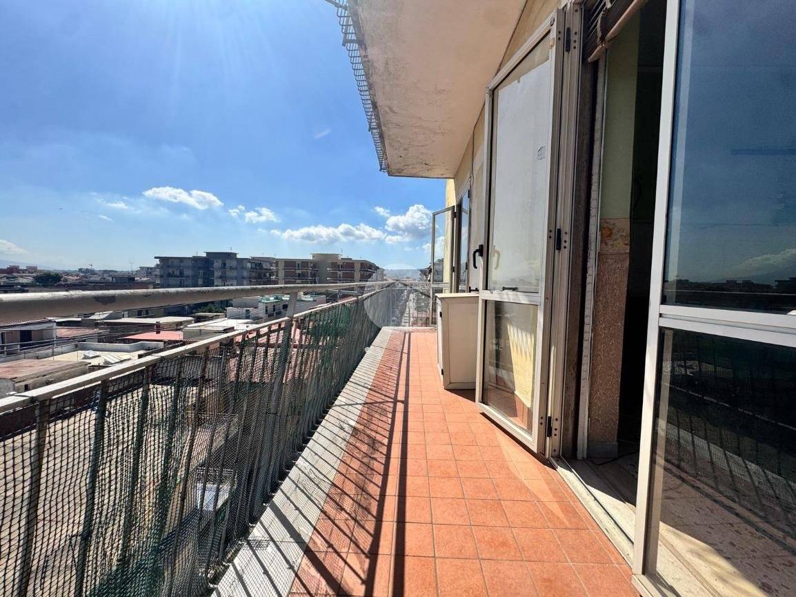 Apartamento de 2 dormitorios en Giugliano in Campania, Italy No. 378595