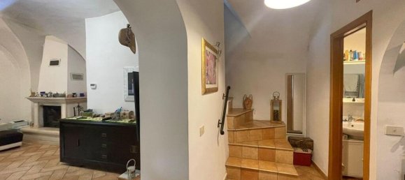 2 bedrooms House in Alvito, Italy No. 56029 7