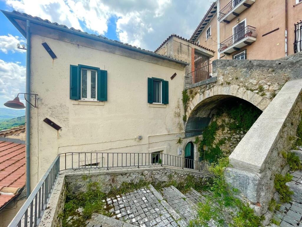 2 bedrooms House in Alvito, Italy No. 56029