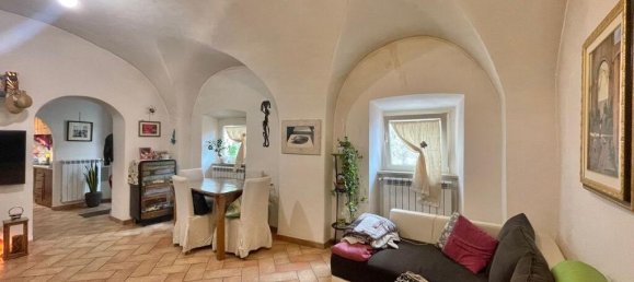 2 bedrooms House in Alvito, Italy No. 56029 6