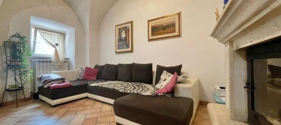 2 bedrooms House in Alvito, Italy No. 56029 2