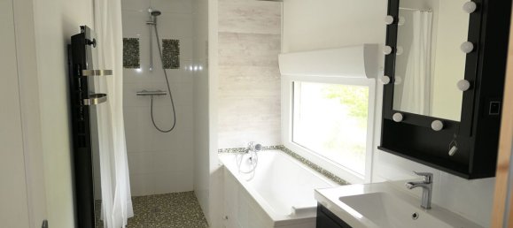 3 bedrooms House in Manche, France No. 357128 7