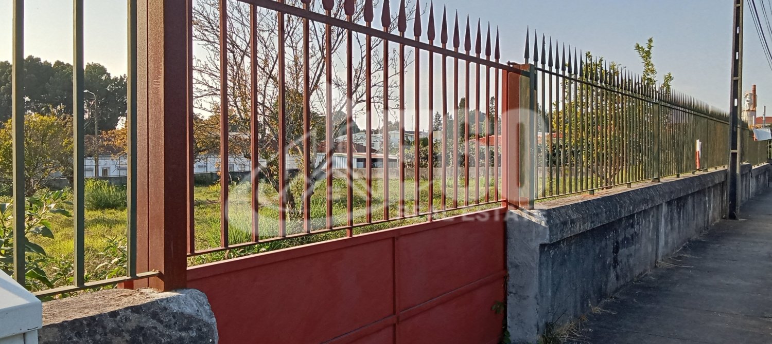 860m² Land in Pacos de Brandao, Portugal No. 341924