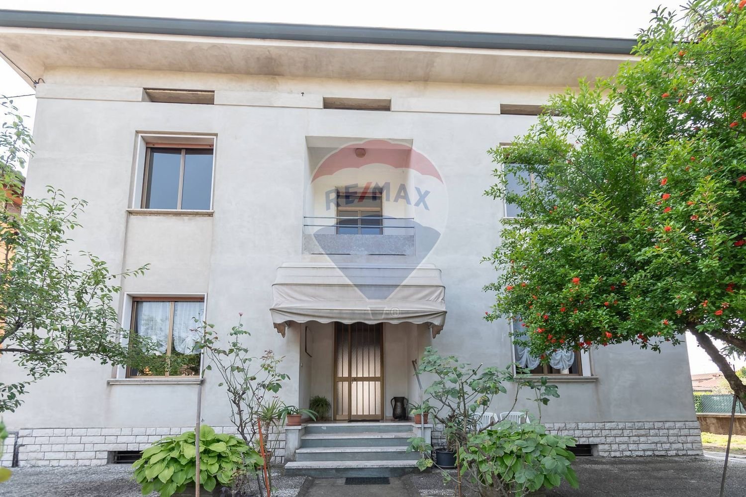 8 غرف نوم فيلا في Castel Mella, Italy رقم 365352