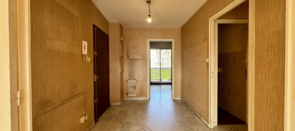 2 bedrooms Apartment in Grenoble, France No. 190490 3