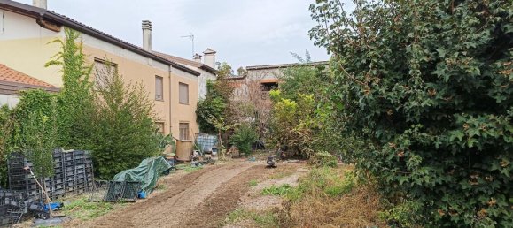 11 rooms House in Udine, Italy No. 21621 6