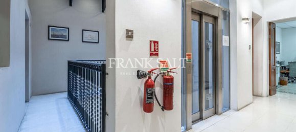 400m² Office in Valletta, Malta No. 12767 3