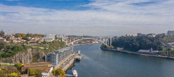 2 bedrooms Apartment in Porto, Portugal No. 140473 2