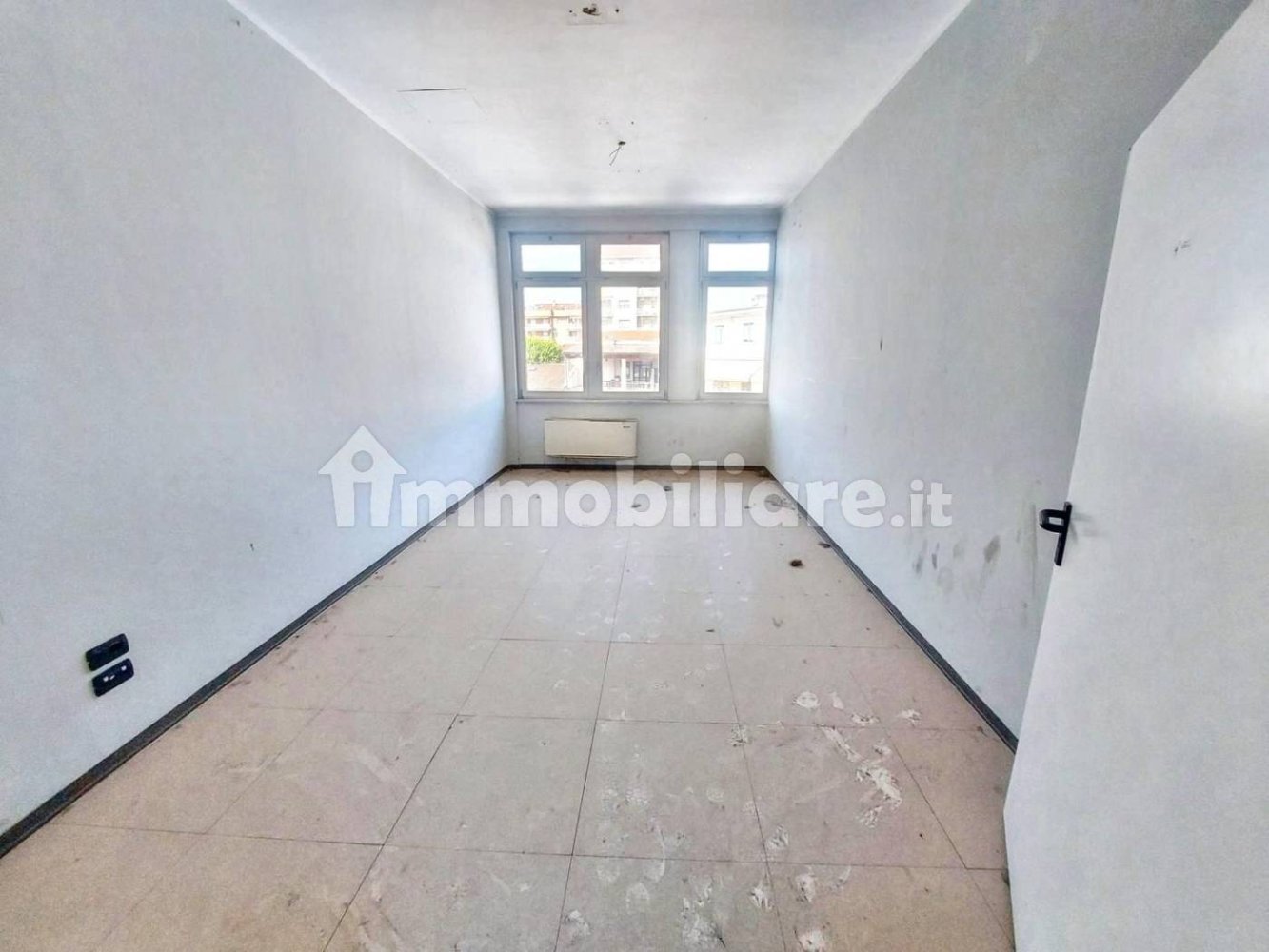 416m² Office in Asti, Italy No. 315157