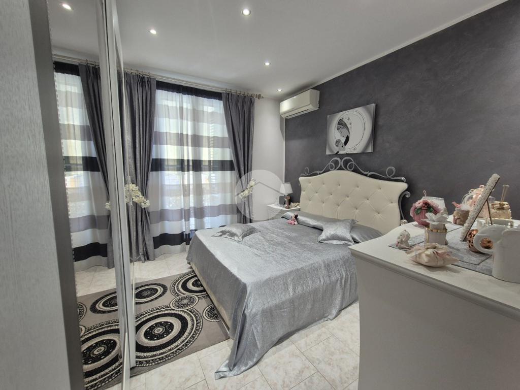 2 bedrooms Apartment in Palermo, Italy No. 347383