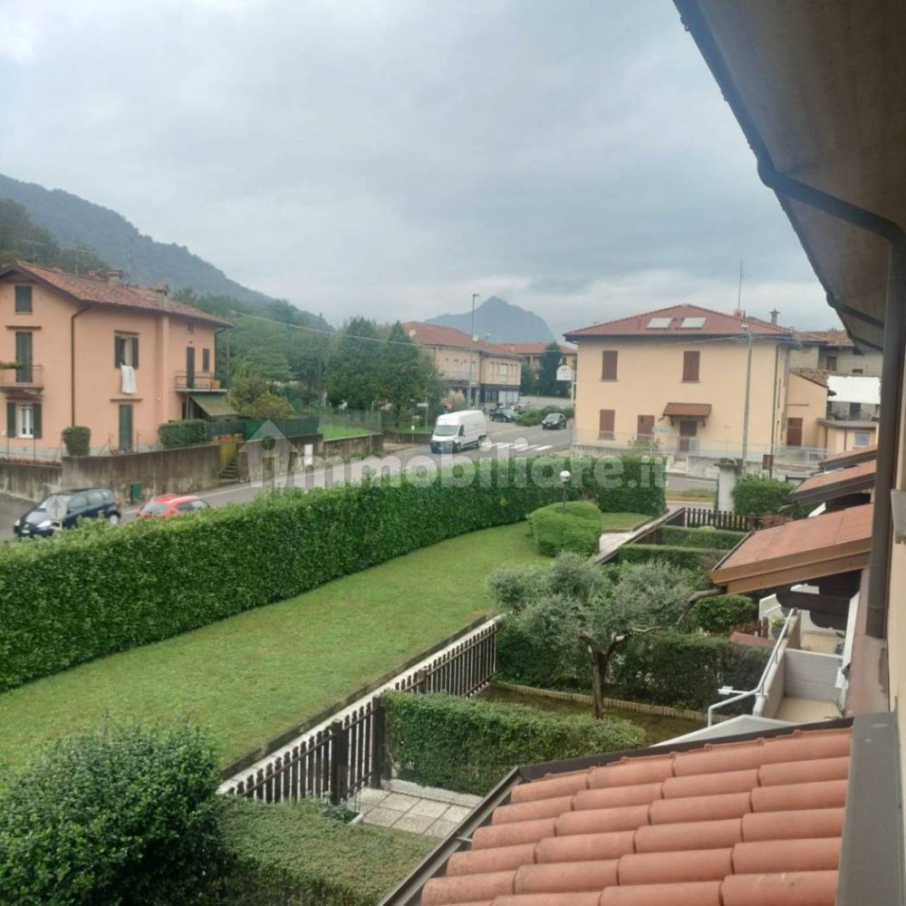 3 bedrooms House in Olginate, Italy No. 12376