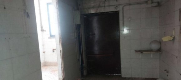 37m² Commercial property in Chivasso, Italy No. 371468 3