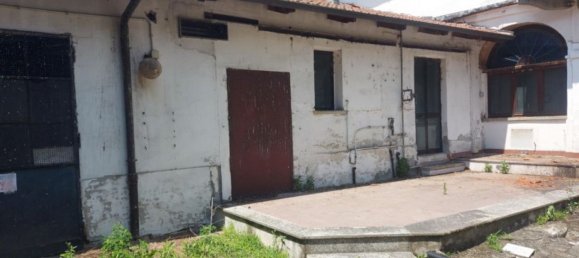 37m² Commercial property in Chivasso, Italy No. 371468 4