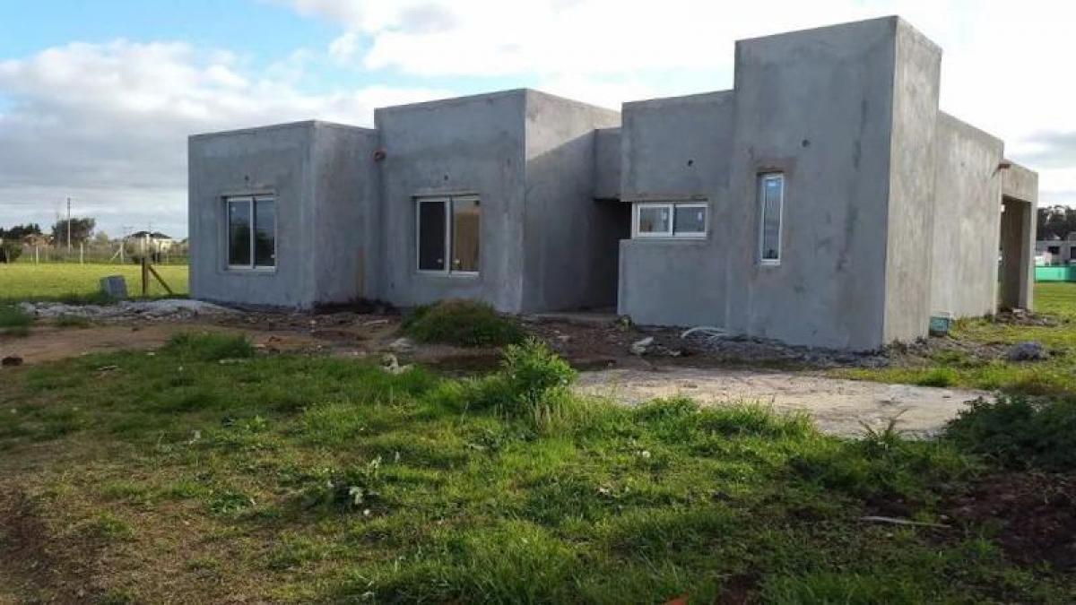 3 bedrooms Farm in Ezeiza, Argentina No. 46084