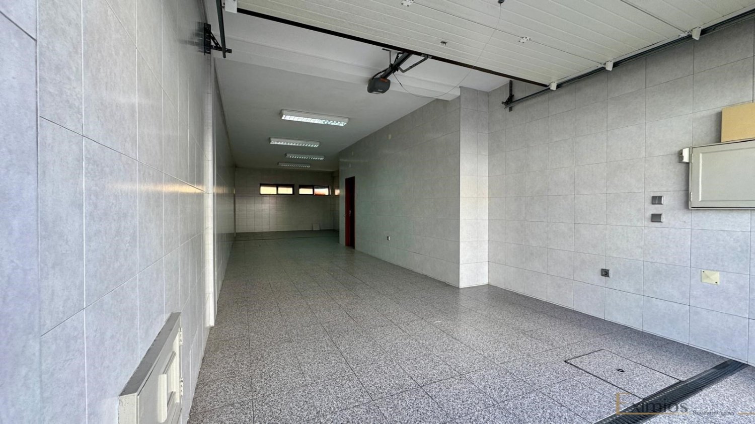 64m² Commercial property in Vila do Conde, Portugal No. 272670