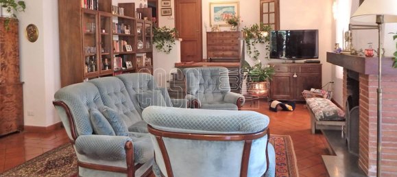 9 bedrooms House in Ameglia, Italy No. 107729 5