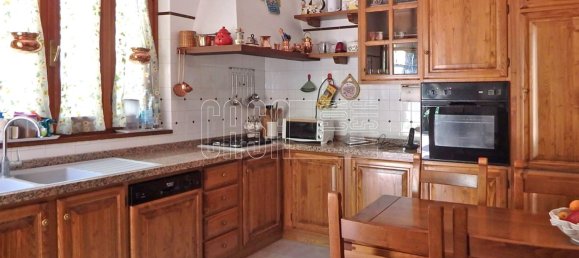 9 bedrooms House in Ameglia, Italy No. 107729 7