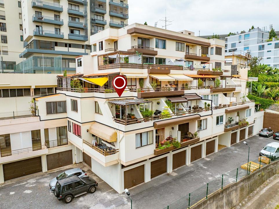 3 bedrooms Apartment in Funchal, Portugal No. 291532