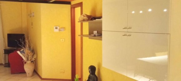 Квартира с 3 комнатами в Гаттинара, Италия № 257118 4