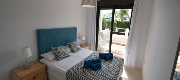 Apartamento de 2 dormitorios en Estepona, Spain No. 48640 48