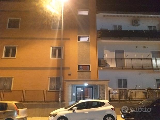 4 rooms Apartment in Bari, Italy No. 251446