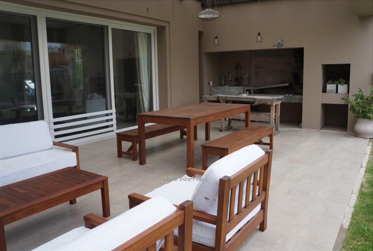 3 غرف نوم منزل في Montevideo, Uruguay رقم 10863