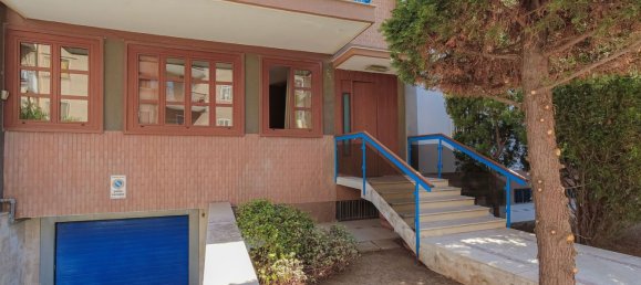 9 bedrooms Villa in Bari, Italy No. 316741 3